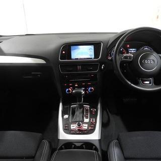 アウディ Q5 2.0TFSI ＳＵＶ クワトロ Sラインパッケージ 4WD S-line サンルーフ Bang&Olufsen リアカメラ （キュベシルバー） の画像