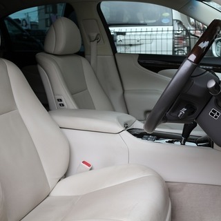 LS LS460 バージョンS Iパッケージ    HDDナビ　バックカメラ　フルセグ　HID等　自社ローン専門「くるまのミツクニ湘南店」の画像
