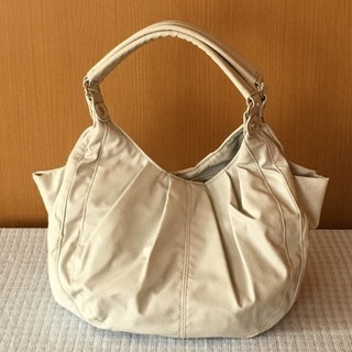 ショルダーハンドバッグの画像