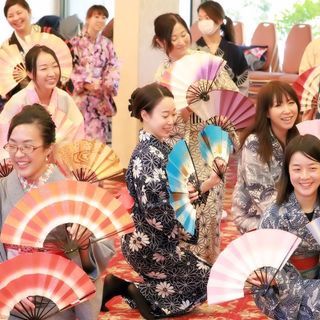 心と身体に良い♪グループレッスンの日本舞踊教室で浴衣もすぐに着られるようになります！入会者にはお着物プレゼント（S,Mサイズ）ゆかた着付は毎週無料です♪の画像