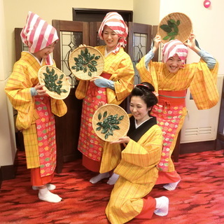 心と身体に良い♪グループレッスンの日本舞踊教室で浴衣もすぐに着られるようになります！入会者にはお着物プレゼント（S,Mサイズ）ゆかた着付は毎週無料です♪の画像