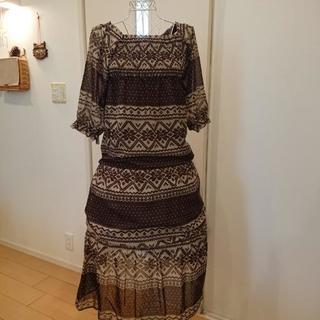 新品茶色ロングワンピース