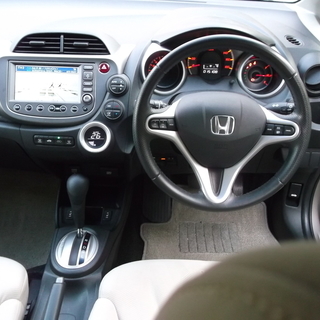 平成22年 フィット 1500CC  1.6万ｋｍ  車検31/3の画像