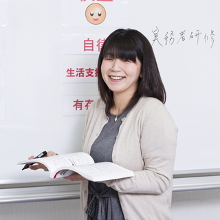 働きながら介護の資格取得を目指す求人（資格取得のための受講料は無料）の画像