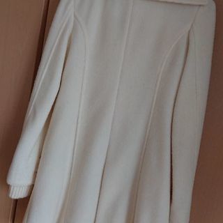 中古 GILFY ギルフィー 袖リブPコート Ｍ 白の画像