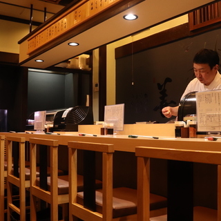 急募!!月収28万～【居酒屋】ホールスタッフ及び店長候補募集!!地元密着系、アットホームです♪の画像