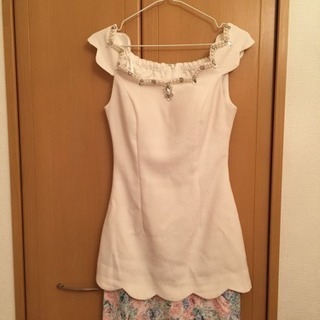 美品ビジュー付きスカラップ花柄スカート ミニドレス