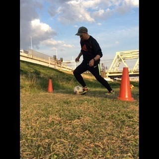 サッカーボールに触れないリズム&ステップ&体重移動