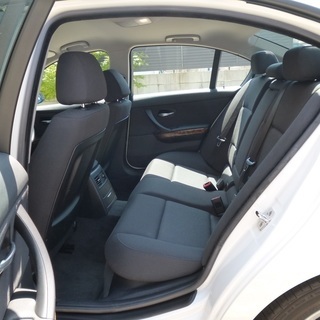 検30年9月BMW320i 実走5.7万km/カロッツェリアナビ/ワンセグ/コンフォートアクセス/OP17インチAW/ミラーETC/人気のアルピンホワイト/無事故の画像