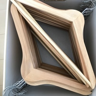 IKEA 木製ハンガーの画像