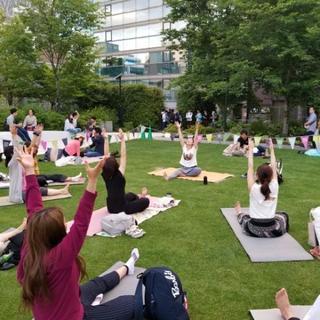 Relax Night Yoga in南池袋公園 - 豊島区