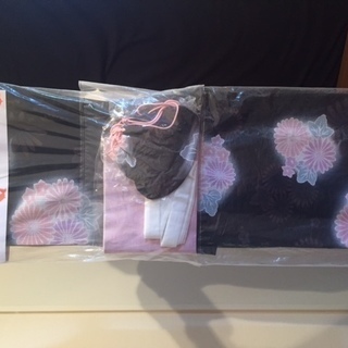 夏の浴衣　女性用　フリーサイズ　下駄付き　ほぼ新品　1200円　