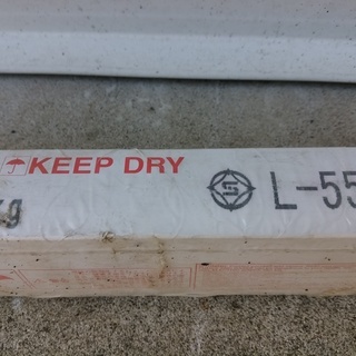 日鉄住金　溶接棒　未使用品　Ｌ－５５　４ｘ４５０ｍｍ　５ｋｇの画像