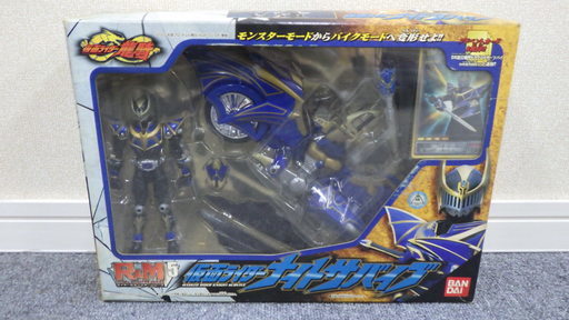 未使用品　仮面ライダー龍騎　ナイトサバイブ　R\u0026Mシリーズ　絶版
