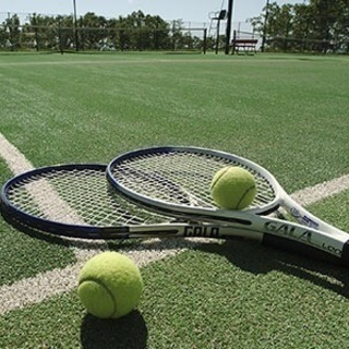 靱公園でテニスしましょー❗️🎾