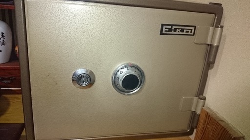 EIKO耐火金庫　ダイヤルと鍵付き　中古　取りに来ていただける方