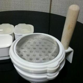 離乳食期準備に(^^)麺カッター、保存容器とセットの画像