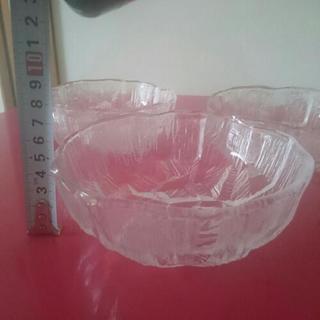 ガラス食器  小 3個セットの画像