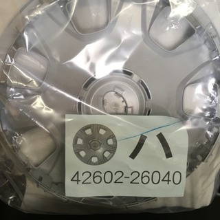 200系ハイエース(5型)純正タイヤ。ホイールセットの画像