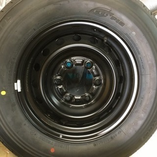 200系ハイエース(5型)純正タイヤ。ホイールセットの画像