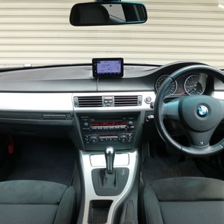 検査32年1月320iMスポーツパッケージ SONYポータブルナビ/ワンセグ/純正OPブラックラインテール/6気筒用Fグリル/純正17インチ/HID/ETC/無事故の画像