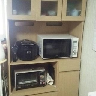 食器棚の画像