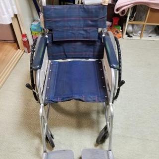 古いですが車椅子です。
