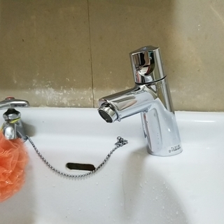 【東大阪市　職人直営の水道屋】東大阪市の水道修理お任せください‼　トイレつまり、トイレ水漏れ、キッチンつまり、浴室つまり、洗面台つまり、蛇口水漏れ修理、蛇口交換、ウォシュレット交換、便器交換、洗面台交換 - リフォーム