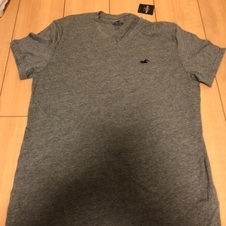 新品未使用タグ付き ホリスターメンズVネックTシャツ