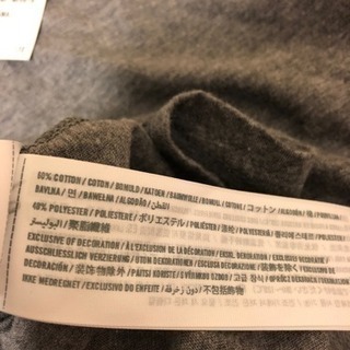 新品未使用タグ付き ホリスターメンズVネックTシャツの画像