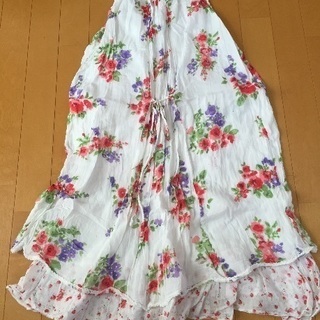 花柄ワンピースの画像