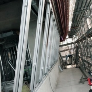 今年から心機一転❗️経験者❗️未経験者❗️ 鋼製建具工 サッシ カーテンウォール職人。の画像