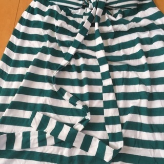 ボーダーワンピース 緑の画像