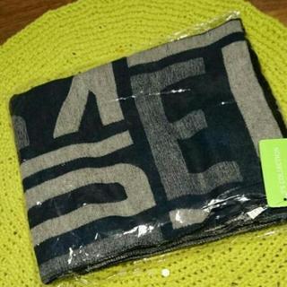 T’S Collections マフラー ✩ 手触りOK ✩ 新品 英語柄の画像