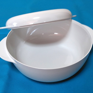 タッパーウェア2000　電子レンジ容器（丸）未使用の画像