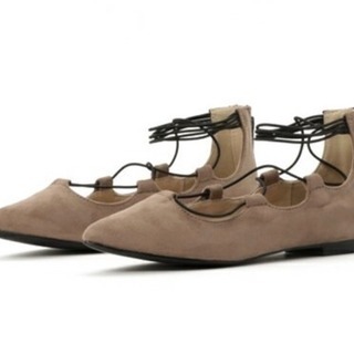 新品未使用 レースアップ フラットパンプスの画像