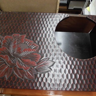 お値下げ！鎌倉彫 ポット台 赤茶色 花模様 和家具 和室 床の間　西岡店の画像