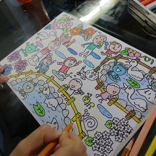 楽しく絵を描いたり、絵本を作ったりしませんか。 の画像