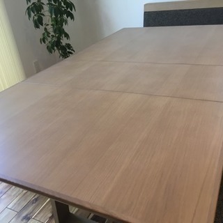 【値下げ】ダイニングテーブルセット4点セットの画像