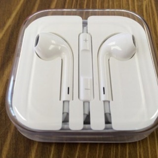 Apple純正イヤホン（まだあります）