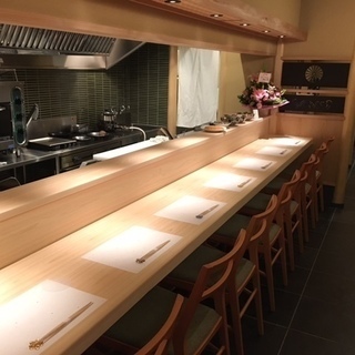 ホールスタッフ募集　おちついた雰囲気の小料理屋さん　おいしいまかない付きの画像