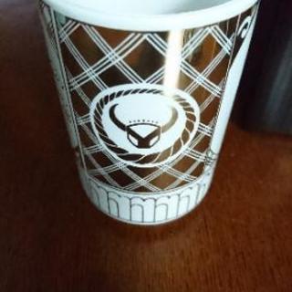 吉野家  金の湯飲みの画像