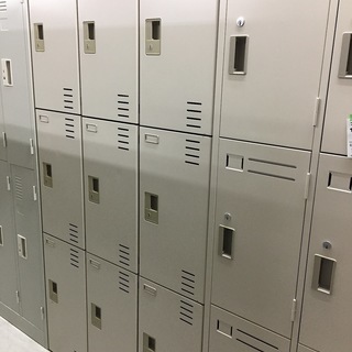 中古良品　コクヨ　9人用ロッカー 　PLKH-930F11　鍵付...