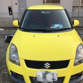 黄色のスズキスイフトスポーツ、自家用車