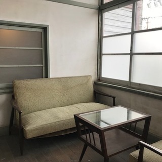 三津浜地区旧濱田医院のシェアショップ！自然光がたっぷり入る明るいお部屋