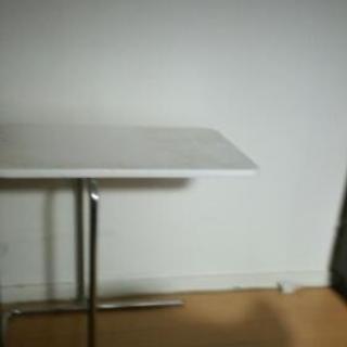 サイドテーブル無料の画像