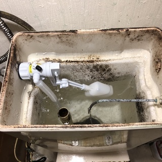 京都府京田辺市／トイレタンクの水漏れ・故障・部品交換・即日対応！ - 城陽市