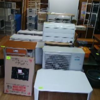 町のリサイクルショップです。本日また、大量に入荷しました。ご来店...