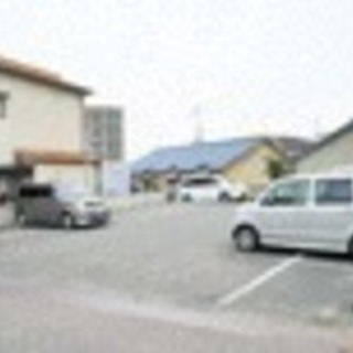 堺市東区日置荘田中町⭐️駐車場⭐️賃料8000円 残り1台！！ − 大阪府