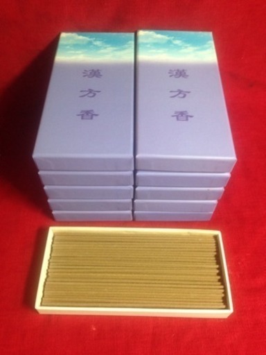 女性に人気  10箱 大特価 高級お線香  漢方香  極太仕上げ  直径２ミリ 30万円○高級白檀切り片オマケ付